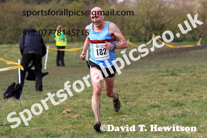 Men 35 to 60 in the 2023 BMAF Cross Country Champs., Wallsend. Photo: David T. Hewitson/Sports for All Pics